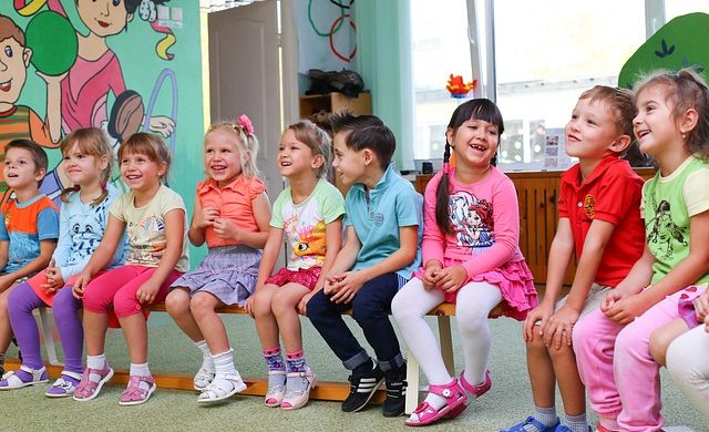 Kinder im Kindergarten